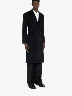 Men's Wide Shoulder Fitted Coat in ><noscript><img width=