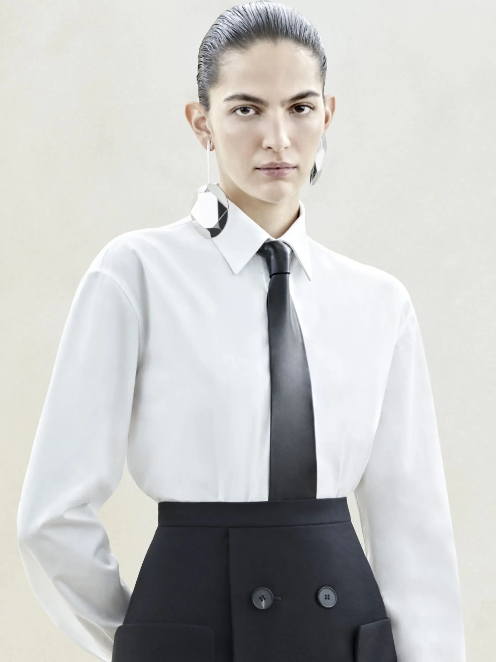 Women's Asymmetrical Faceted Earrings in >Alexander McQueen Hot