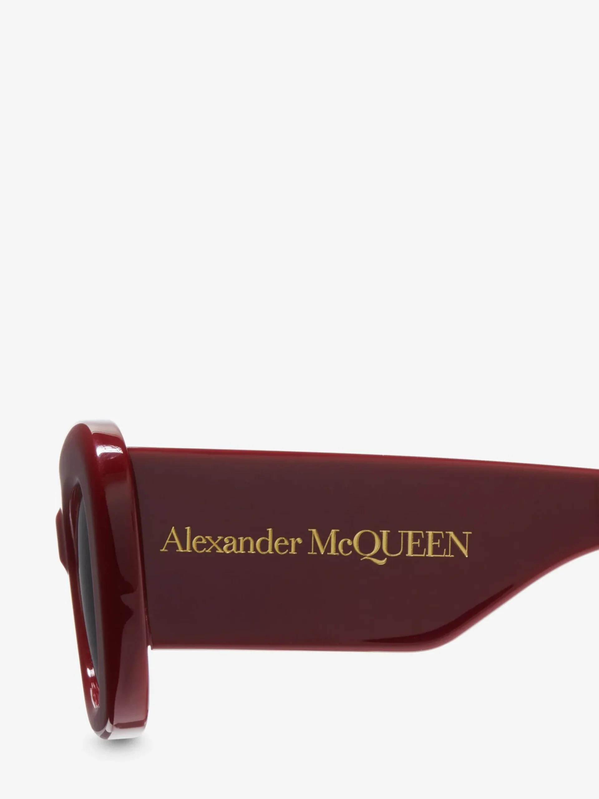 Women's Bold Cat-eye Sunglasses in >Alexander McQueen Hot