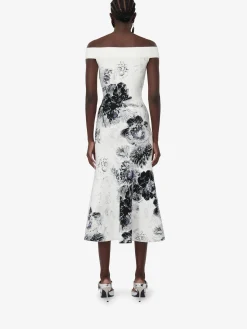 Women's Chiaroscuro Jacquard Dress in ><noscript><img width=