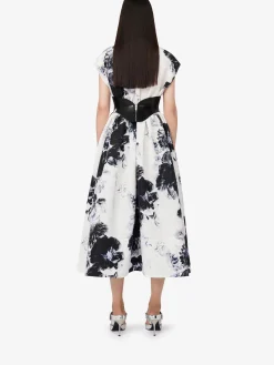 Women's Chiaroscuro Shirt Dress in ><noscript><img width=