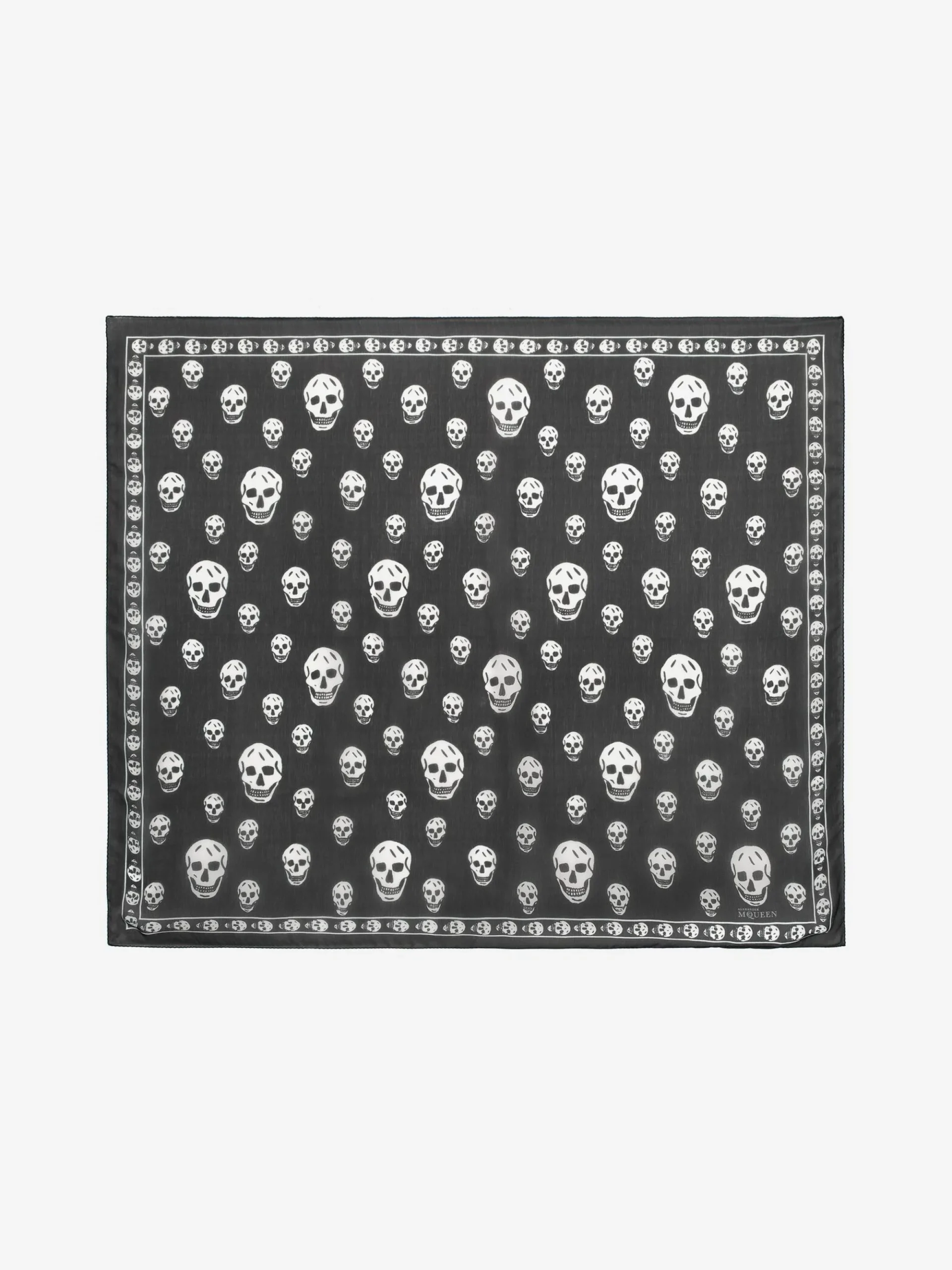Women's Classic Silk Skull Scarf in >Alexander McQueen Fashion
