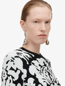 Women's Metal Pearl Stick Earrings in ><noscript><img width=