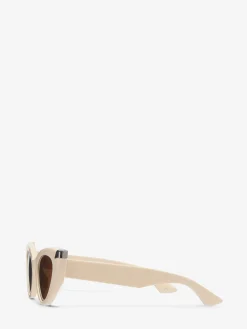 Women's Punk Rivet Cat-eye Sunglasses in ><noscript><img width=