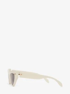 Women's Spike Studs Cat-eye Sunglasses in >Alexander McQueen Shop